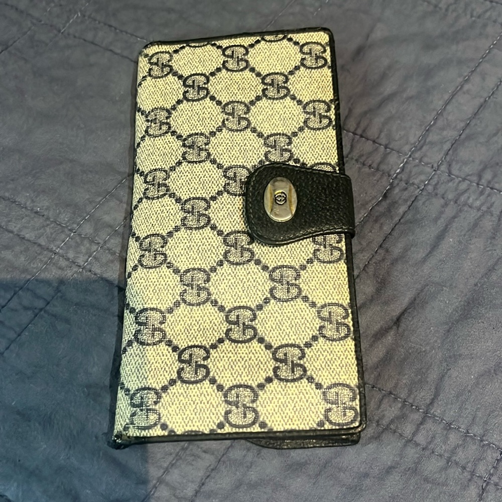 Vintage Gucci wallet